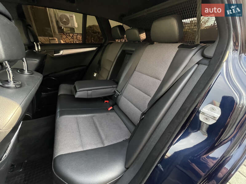 Универсал Mercedes-Benz C-Class 2011 в Львове