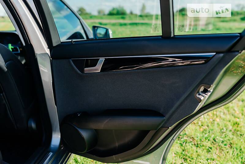 Универсал Mercedes-Benz C-Class 2011 в Ровно