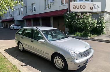 Универсал Mercedes-Benz C-Class 2003 в Львове