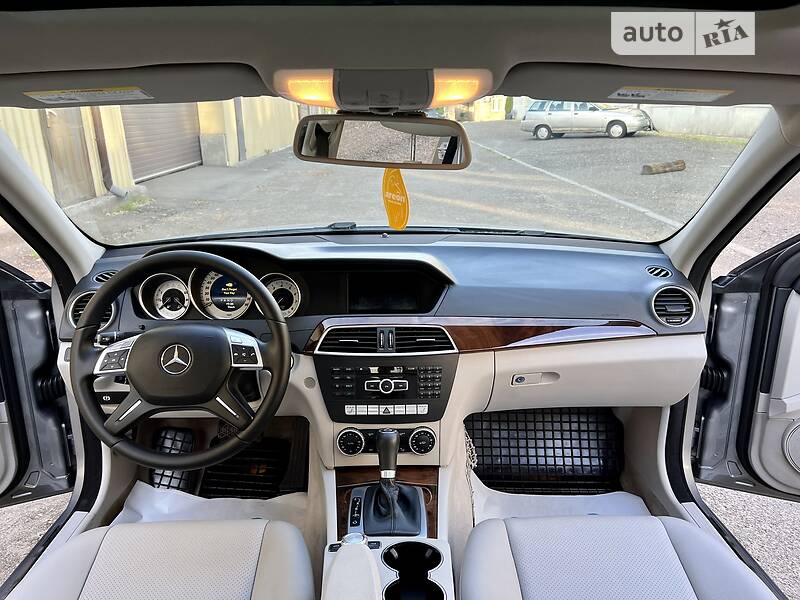 Седан Mercedes-Benz C-Class 2013 в Києві