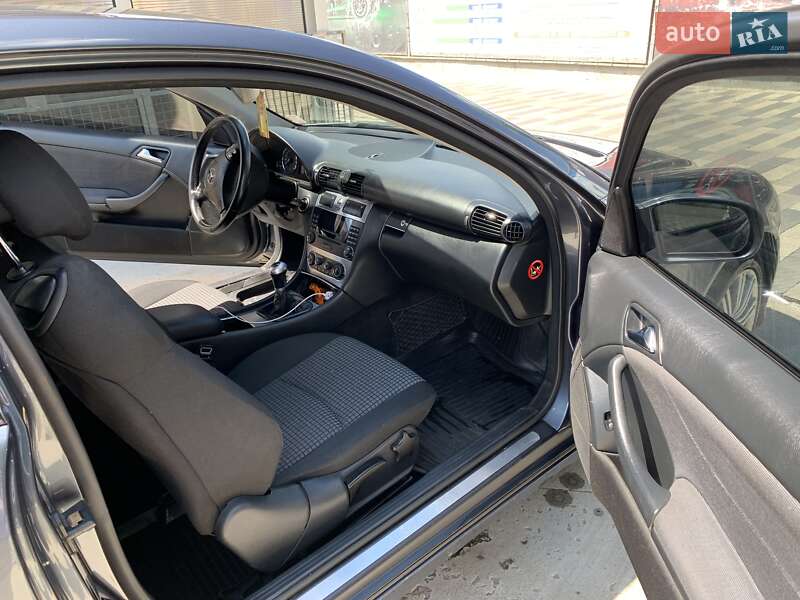 Хэтчбек Mercedes-Benz C-Class 2004 в Сваляве