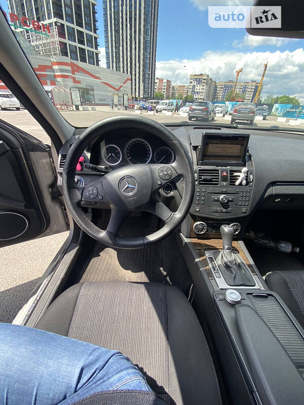 Седан Mercedes-Benz C-Class 2009 в Львове
