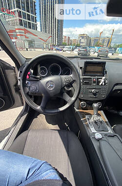 Седан Mercedes-Benz C-Class 2009 в 
