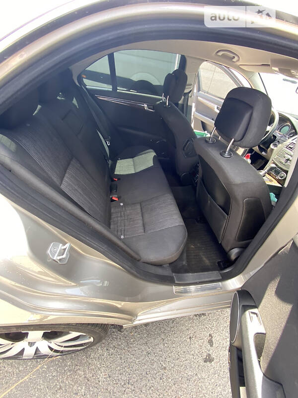 Седан Mercedes-Benz C-Class 2009 в Львове