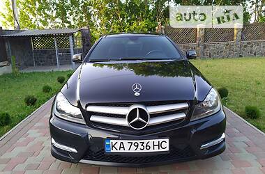 Купе Mercedes-Benz C-Class 2011 в 