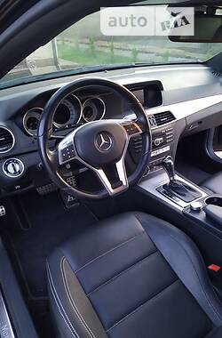 Купе Mercedes-Benz C-Class 2011 в 