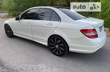 Седан Mercedes-Benz C-Class 2011 в Запоріжжі