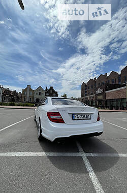 Купе Mercedes-Benz C-Class 2013 в 