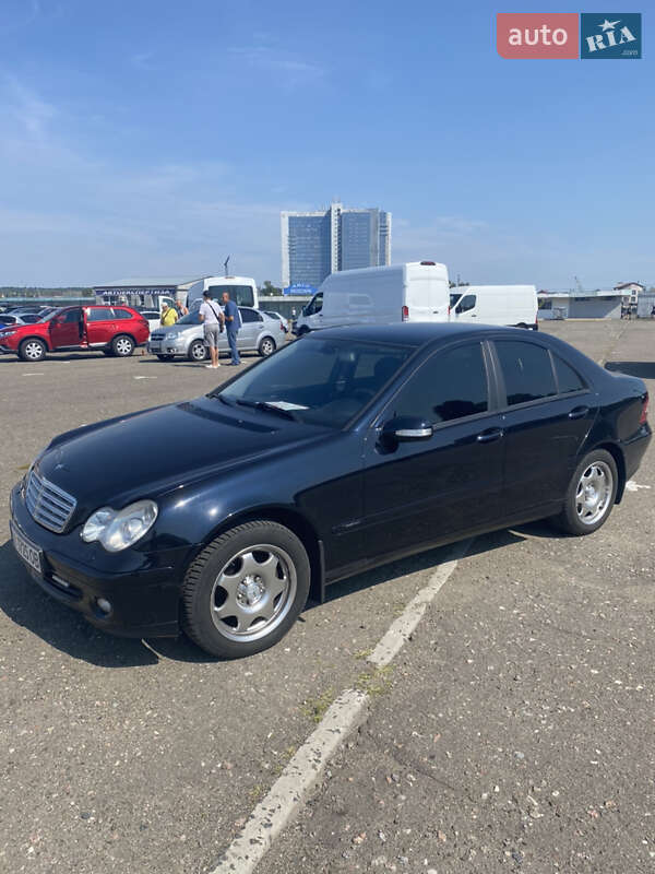 Седан Mercedes-Benz C-Class 2006 в Киеве