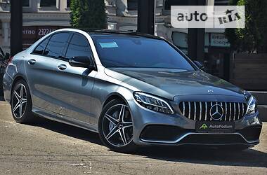 Седан Mercedes-Benz C-Class 2017 в 