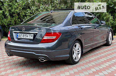 Седан Mercedes-Benz C-Class 2012 в Днепре