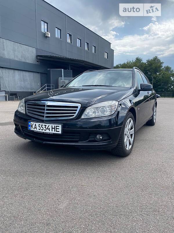 Универсал Mercedes-Benz C-Class 2010 в Киеве