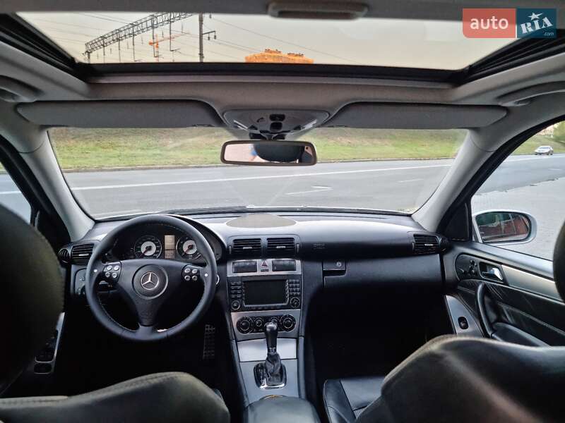 Седан Mercedes-Benz C-Class 2005 в Киеве