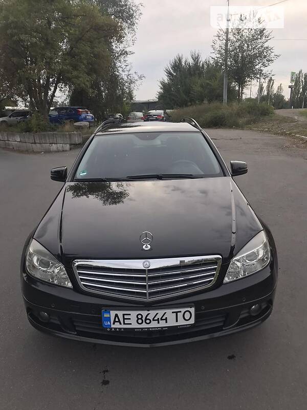 Универсал Mercedes-Benz C-Class 2010 в Днепре
