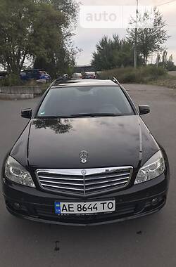 Универсал Mercedes-Benz C-Class 2010 в Днепре