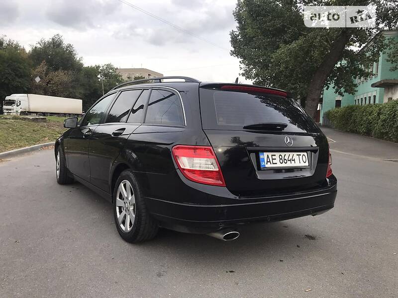 Универсал Mercedes-Benz C-Class 2010 в Днепре