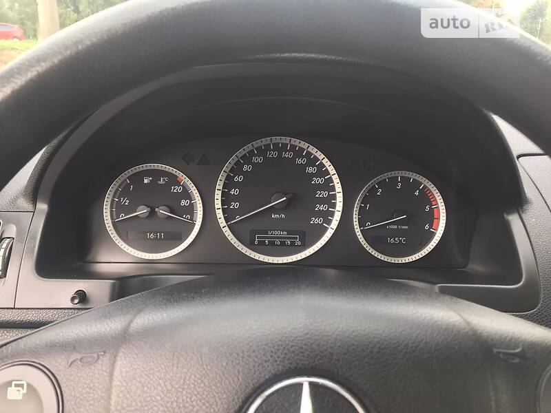 Универсал Mercedes-Benz C-Class 2010 в Днепре