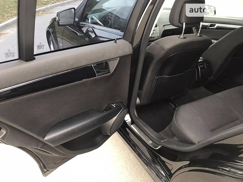 Универсал Mercedes-Benz C-Class 2010 в Днепре