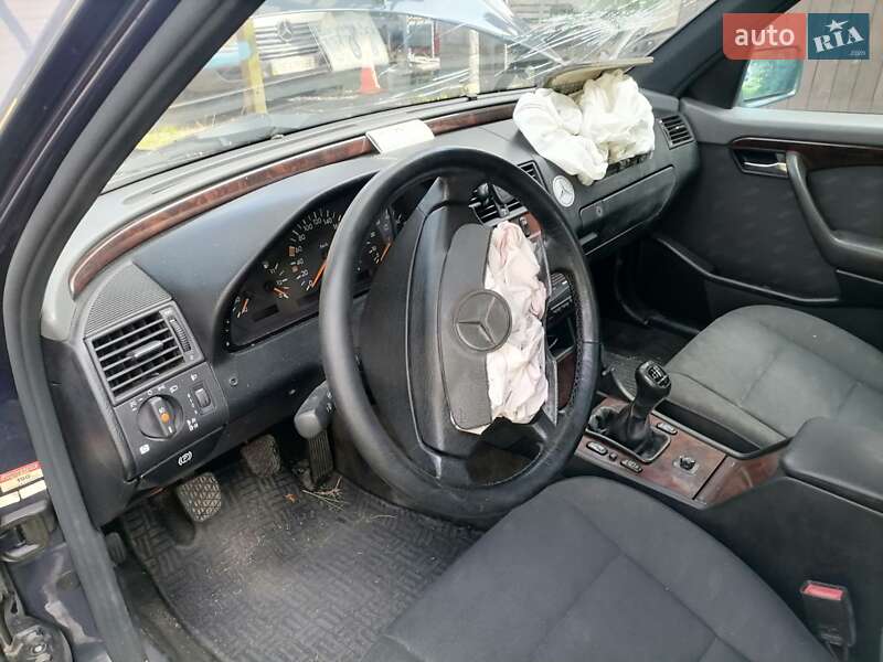 Седан Mercedes-Benz C-Class 1996 в Львове