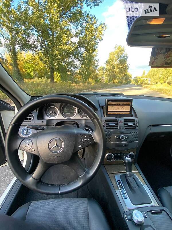 Седан Mercedes-Benz C-Class 2009 в Сумах