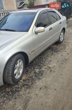 Седан Mercedes-Benz C-Class 2004 в Бершаді