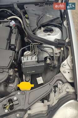 Седан Mercedes-Benz C-Class 2004 в Бершаді
