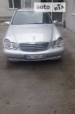 Универсал Mercedes-Benz C-Class 2001 в Ровно