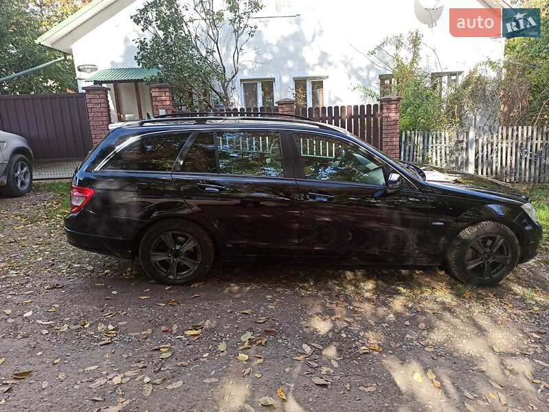 Универсал Mercedes-Benz C-Class 2010 в Черновцах