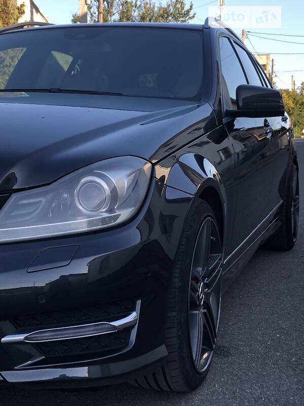 Універсал Mercedes-Benz C-Class 2011 в Львові