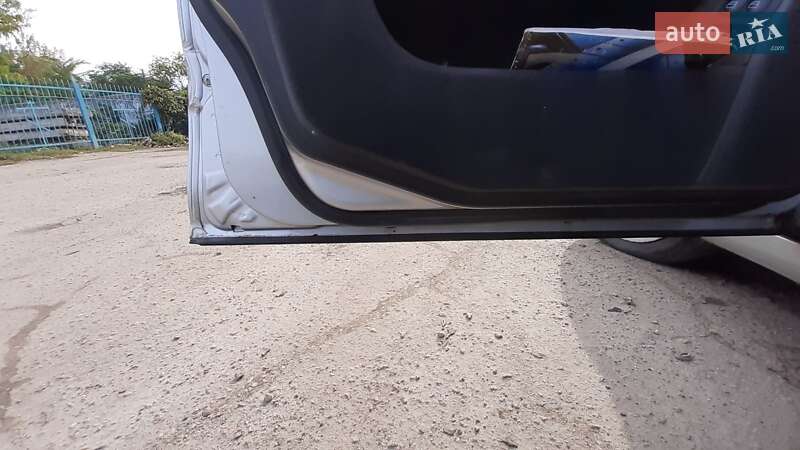 Седан Mercedes-Benz C-Class 2003 в Днепре