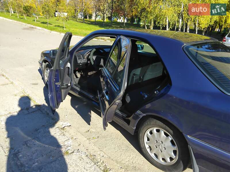 Седан Mercedes-Benz C-Class 1997 в Запоріжжі