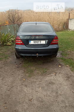 Седан Mercedes-Benz C-Class 2003 в Днепре