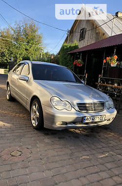 Седан Mercedes-Benz C-Class 2001 в Хусте