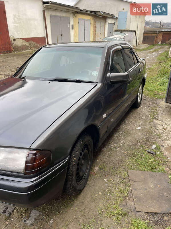 Седан Mercedes-Benz C-Class 1993 в Черновцах