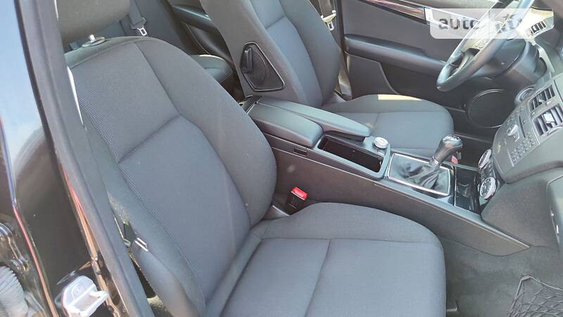 Универсал Mercedes-Benz C-Class 2010 в Ровно