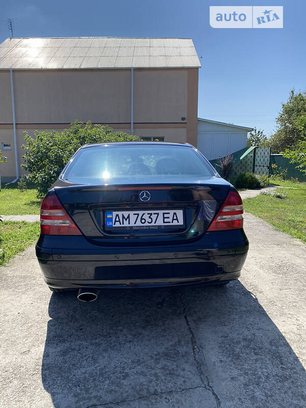 Седан Mercedes-Benz C-Class 2006 в Киеве