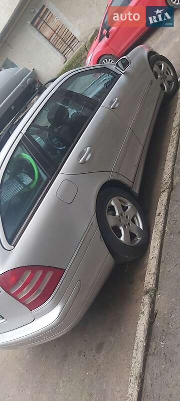 Универсал Mercedes-Benz C-Class 2002 в Черновцах