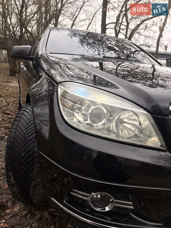 Универсал Mercedes-Benz C-Class 2008 в Киеве