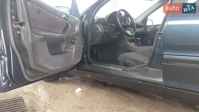 Седан Mercedes-Benz C-Class 2000 в Ивано-Франковске