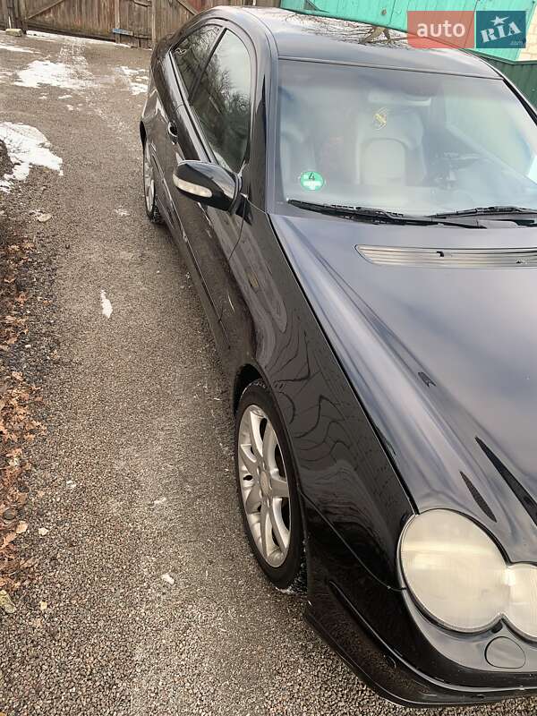 Купе Mercedes-Benz C-Class 2002 в Нежине фото 2 Купе Mercedes-Benz C-Class 2002 в Нежине