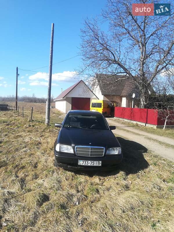 Седан Mercedes-Benz C-Class 1994 в Вижниці