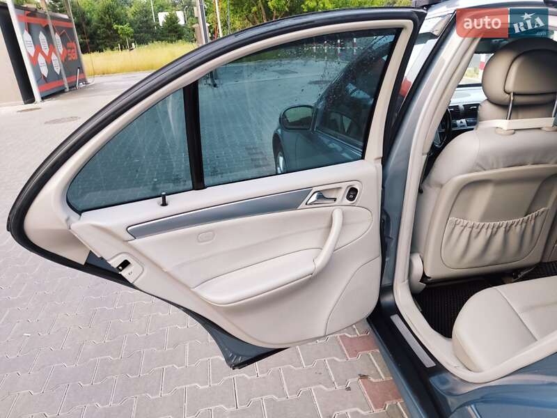 Седан Mercedes-Benz C-Class 2005 в Хмельницькому