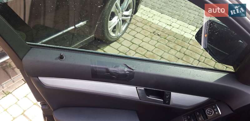 Седан Mercedes-Benz C-Class 2013 в Черновцах