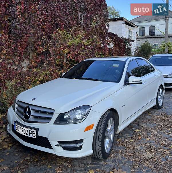 Седан Mercedes-Benz C-Class 2011 в Львове