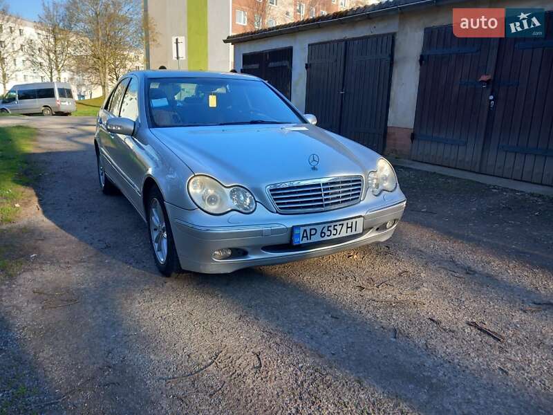 Седан Mercedes-Benz C-Class 2003 в Запорожье