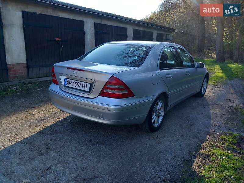 Седан Mercedes-Benz C-Class 2003 в Запорожье
