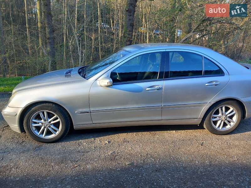 Седан Mercedes-Benz C-Class 2003 в Запорожье