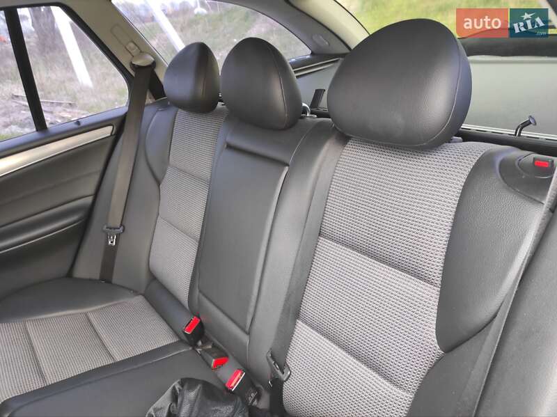 Универсал Mercedes-Benz C-Class 2006 в Львове