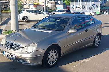 Купе Mercedes-Benz C-Class 2004 в 