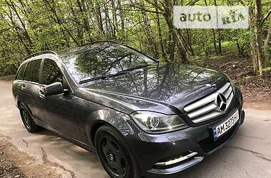 Універсал Mercedes-Benz C-Class 2013 в Звягелі